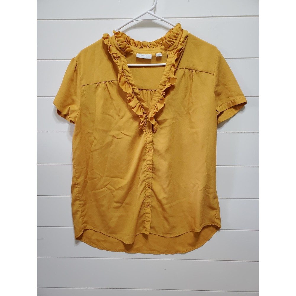 New York and Company womens size XL lightweight short fitted sleeve gold blouse